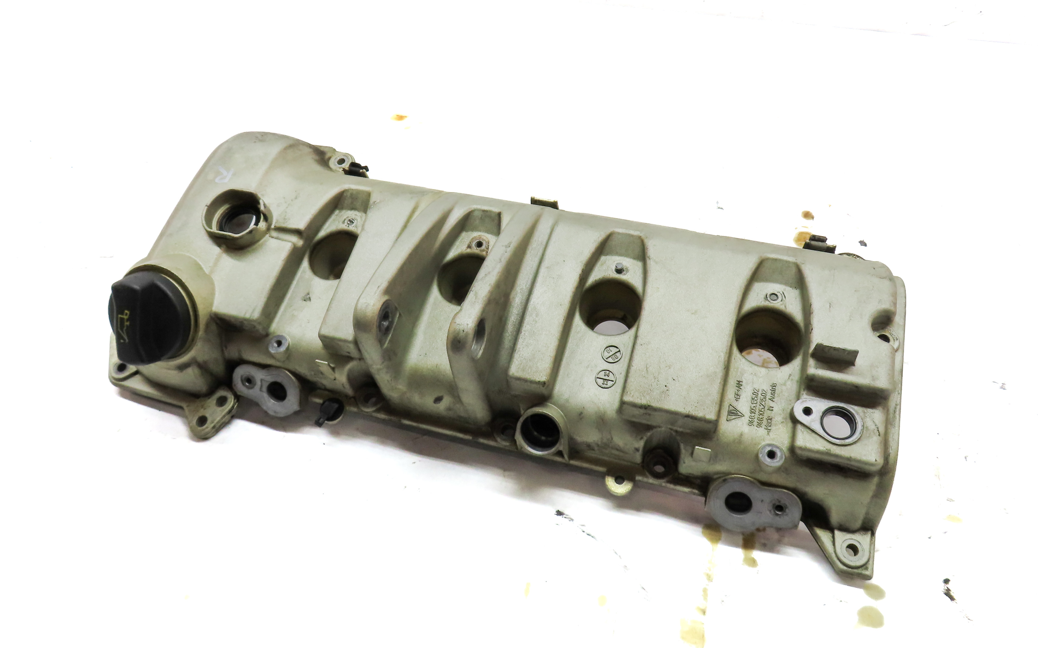 2008-2009 PORSCHE CAYENNE (957) 4.8L TWIN TURBO ENGINE - RIGHT VALVE COVER — exact item pictured